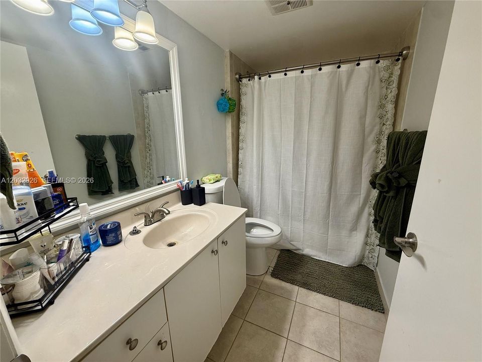 For Sale: $210,000 (1 beds, 1 baths, 750 Square Feet)