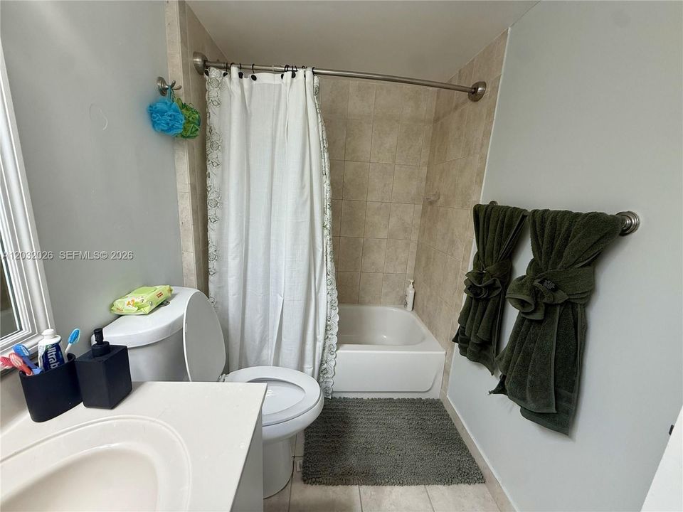 For Sale: $210,000 (1 beds, 1 baths, 750 Square Feet)