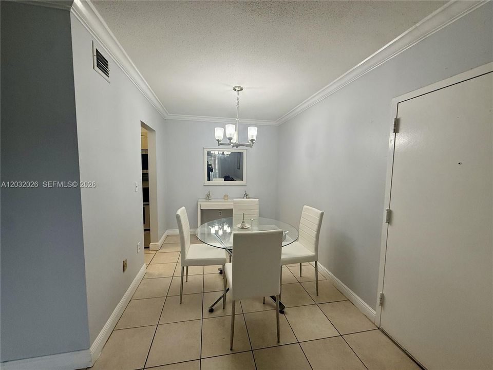 For Sale: $210,000 (1 beds, 1 baths, 750 Square Feet)