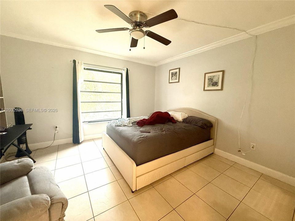 For Sale: $210,000 (1 beds, 1 baths, 750 Square Feet)