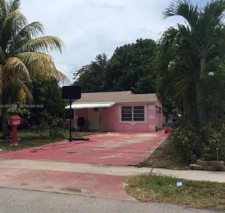For Sale: $445,000 (3 beds, 1 baths, 1328 Square Feet)