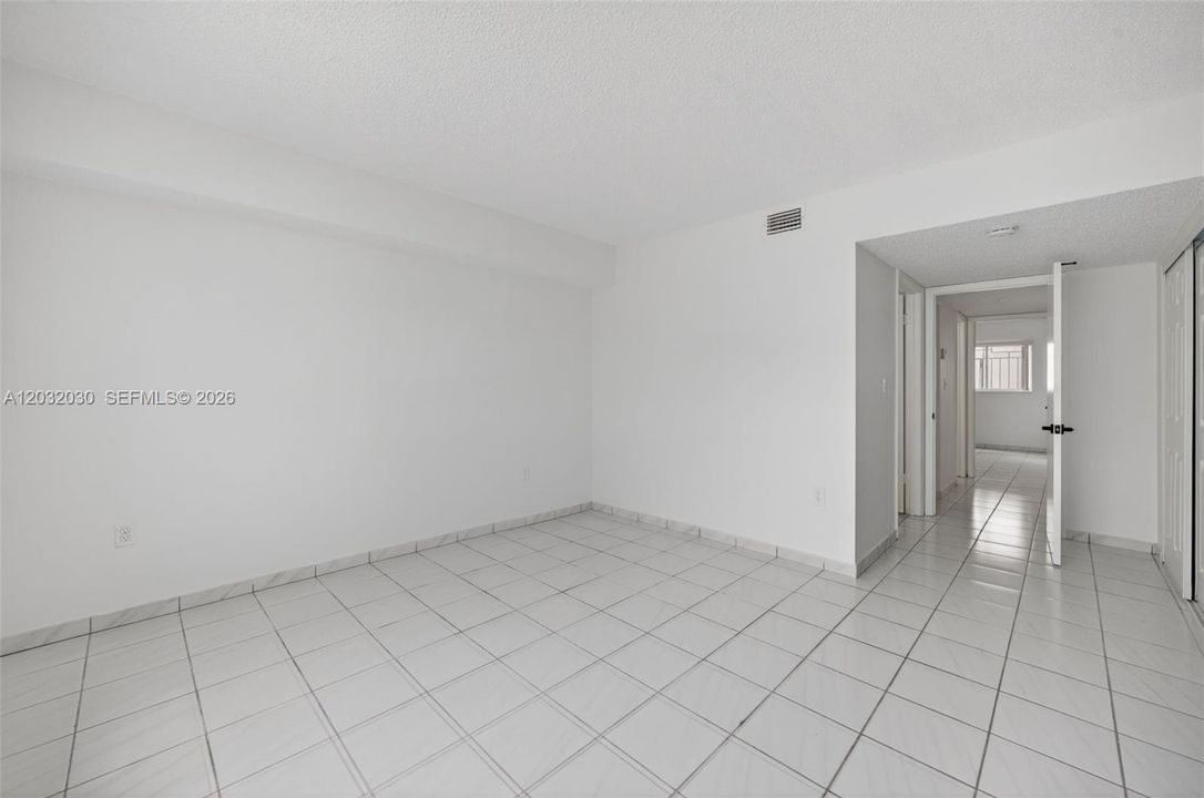 For Rent: $2,700 (2 beds, 2 baths, 1185 Square Feet)