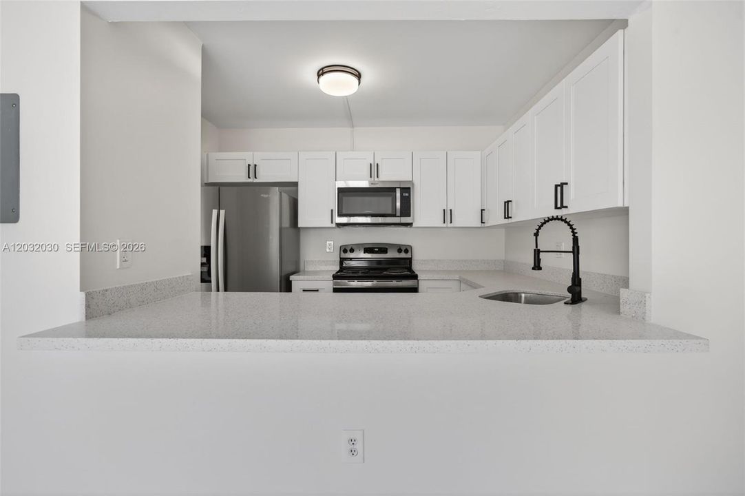 For Rent: $2,700 (2 beds, 2 baths, 1185 Square Feet)