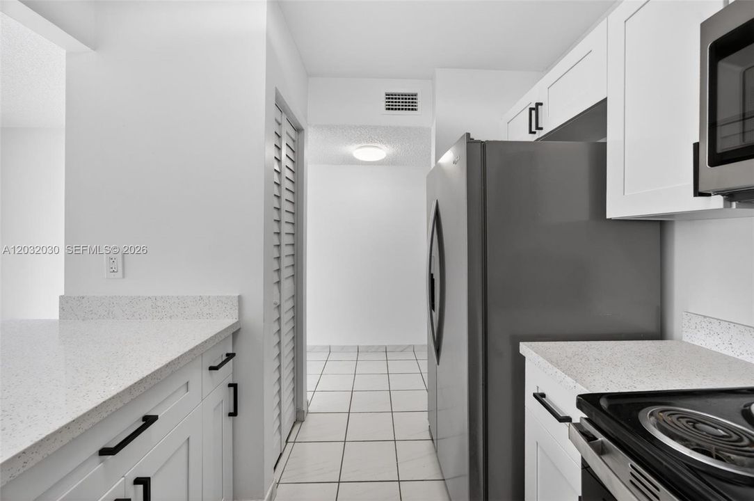 For Rent: $2,700 (2 beds, 2 baths, 1185 Square Feet)