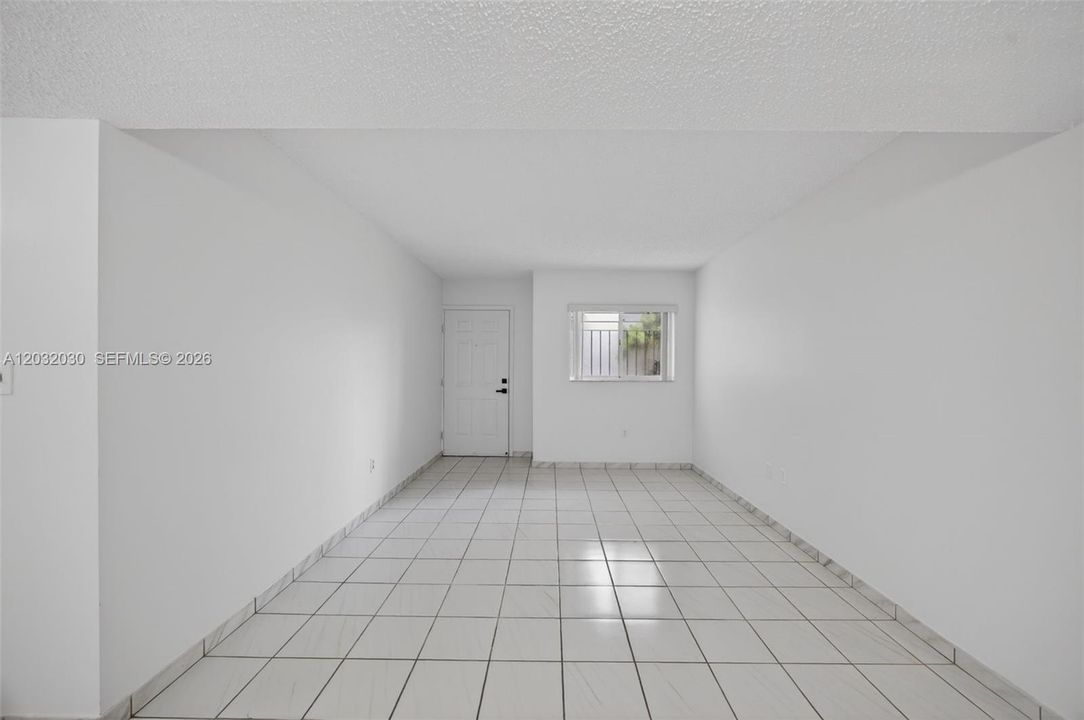 For Rent: $2,700 (2 beds, 2 baths, 1185 Square Feet)