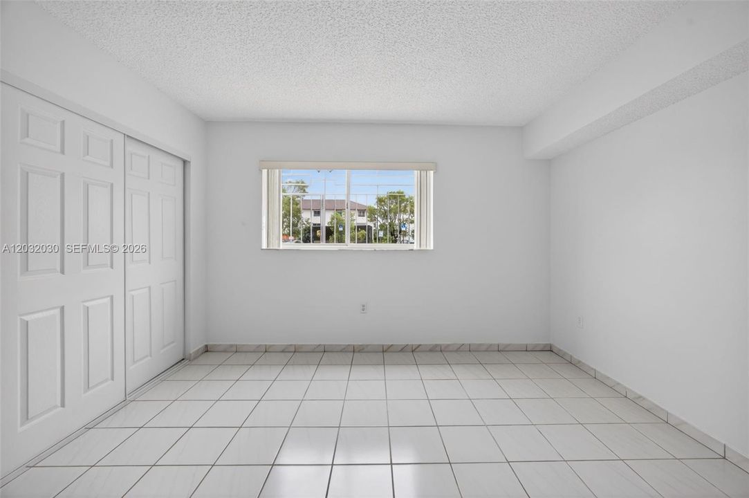 For Rent: $2,700 (2 beds, 2 baths, 1185 Square Feet)