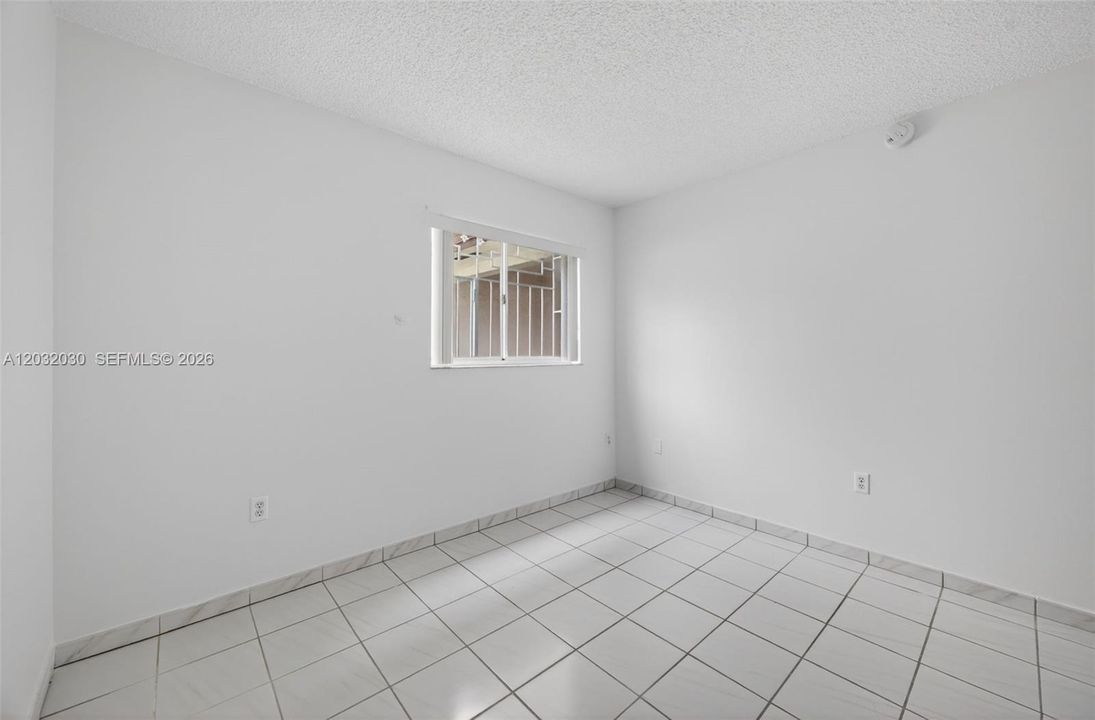 For Rent: $2,700 (2 beds, 2 baths, 1185 Square Feet)