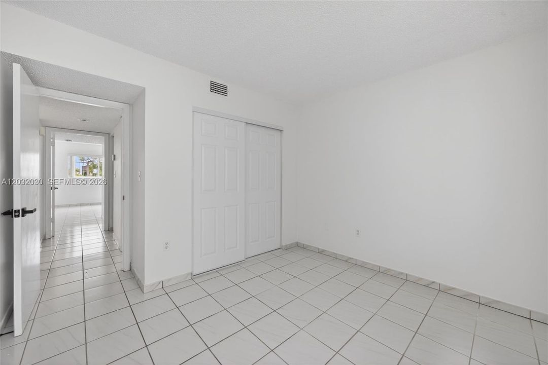 For Rent: $2,700 (2 beds, 2 baths, 1185 Square Feet)