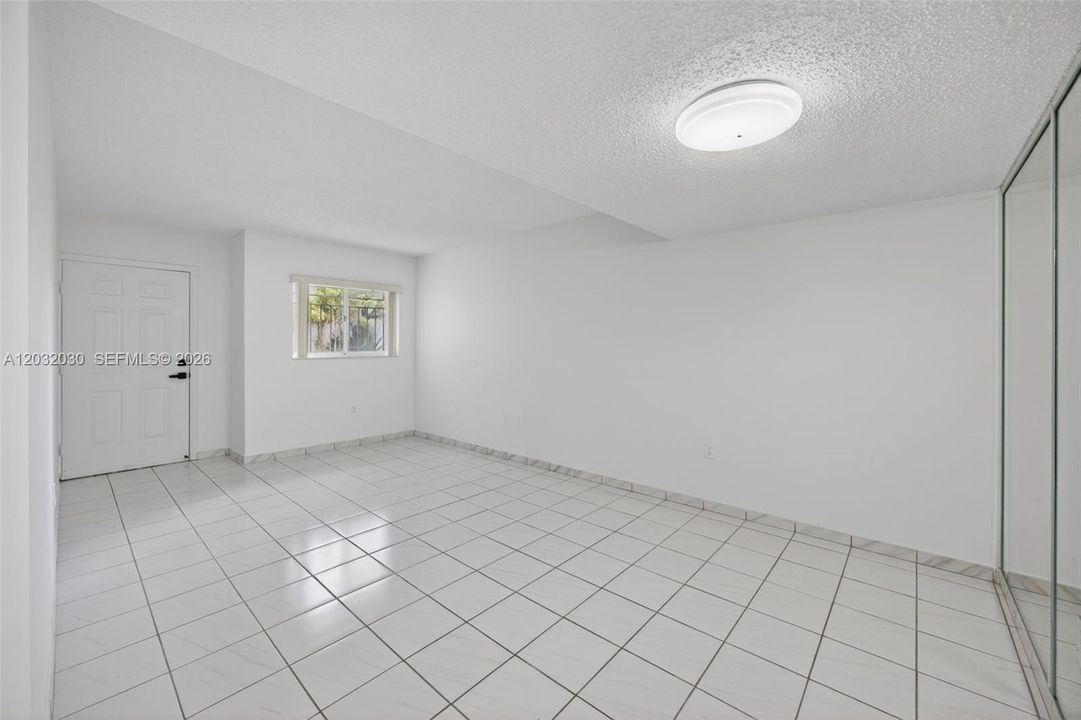 For Rent: $2,700 (2 beds, 2 baths, 1185 Square Feet)