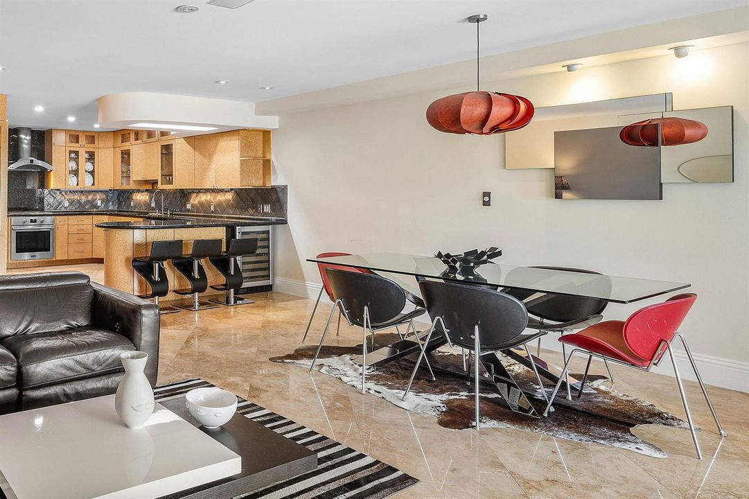 13 - Dining Living