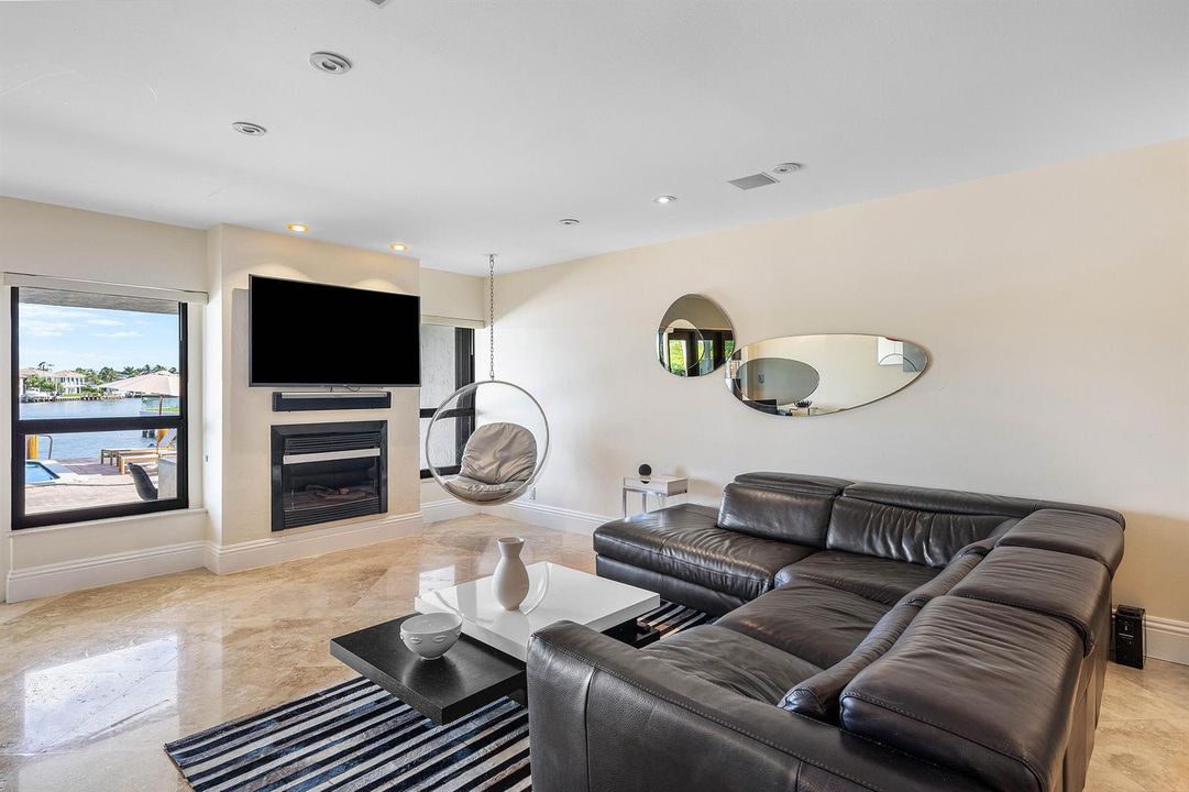 10 - Living Room