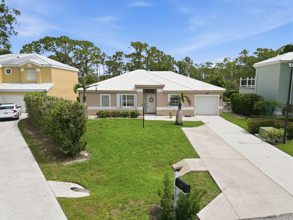 9205 SE Woods End Pl. Jupiter 33469