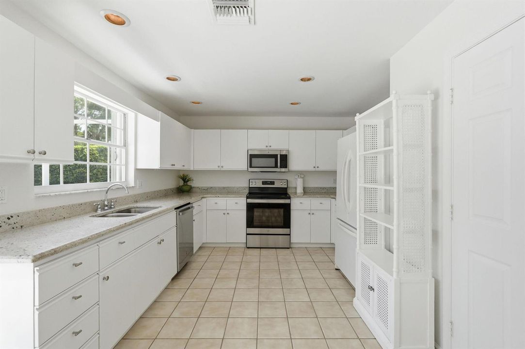 9205 SE Woods End Pl. Jupiter 33469