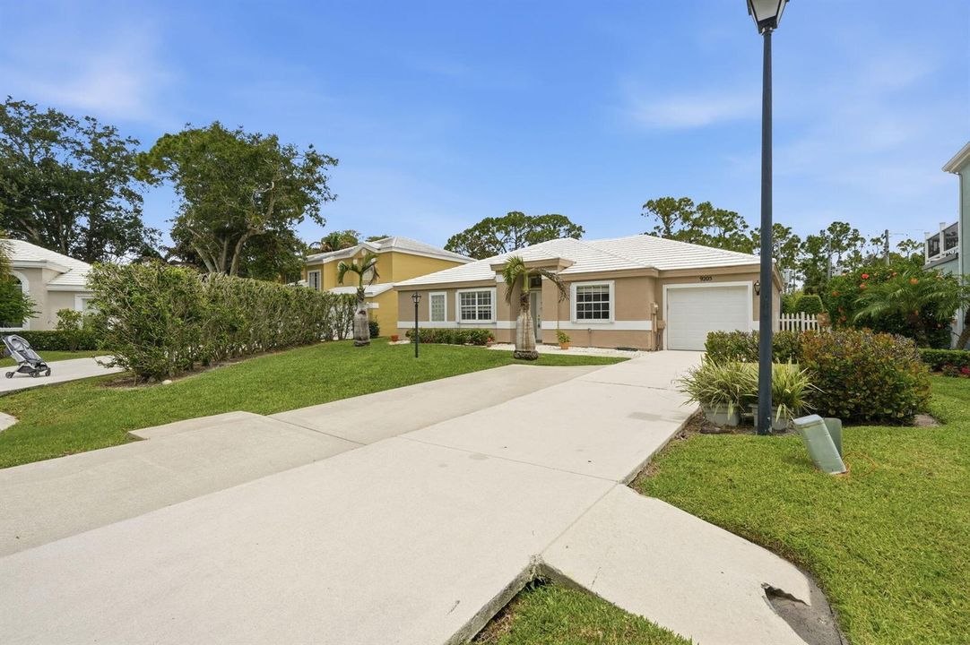 9205 SE Woods End Pl. Jupiter 33469