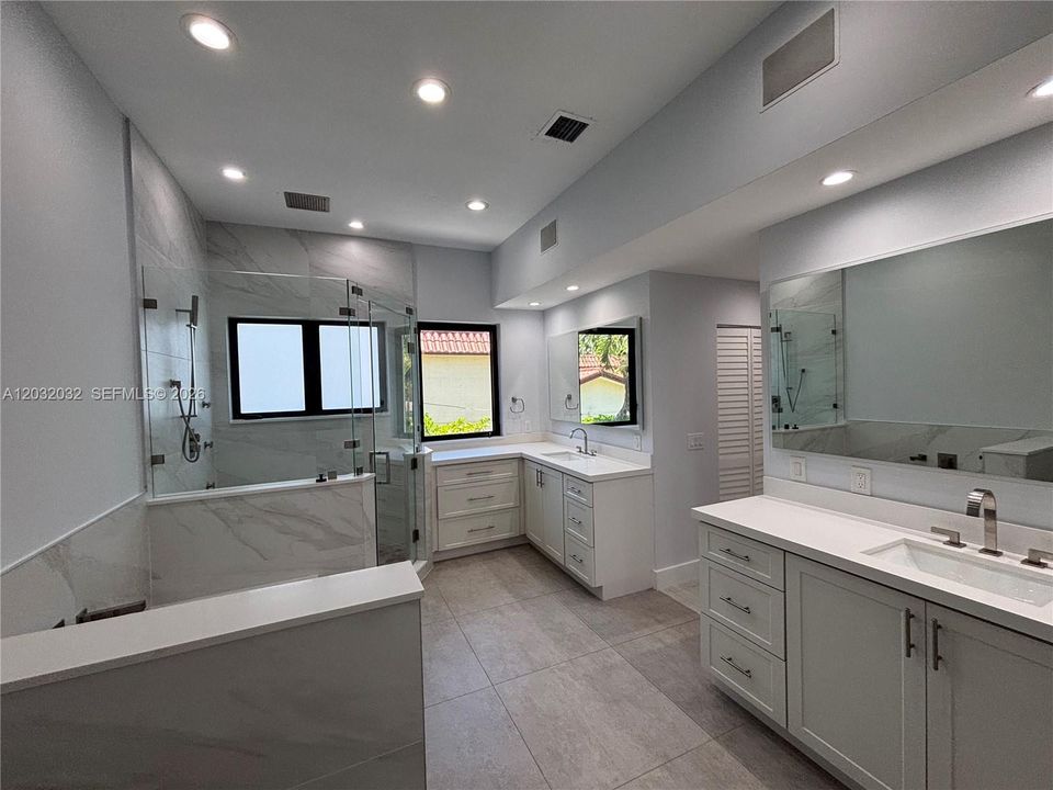 For Rent: $17,750 (5 beds, 4 baths, 4675 Square Feet)