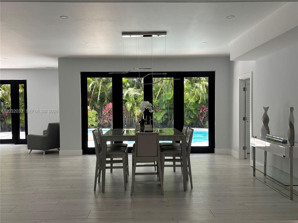For Rent: $17,750 (5 beds, 4 baths, 4675 Square Feet)