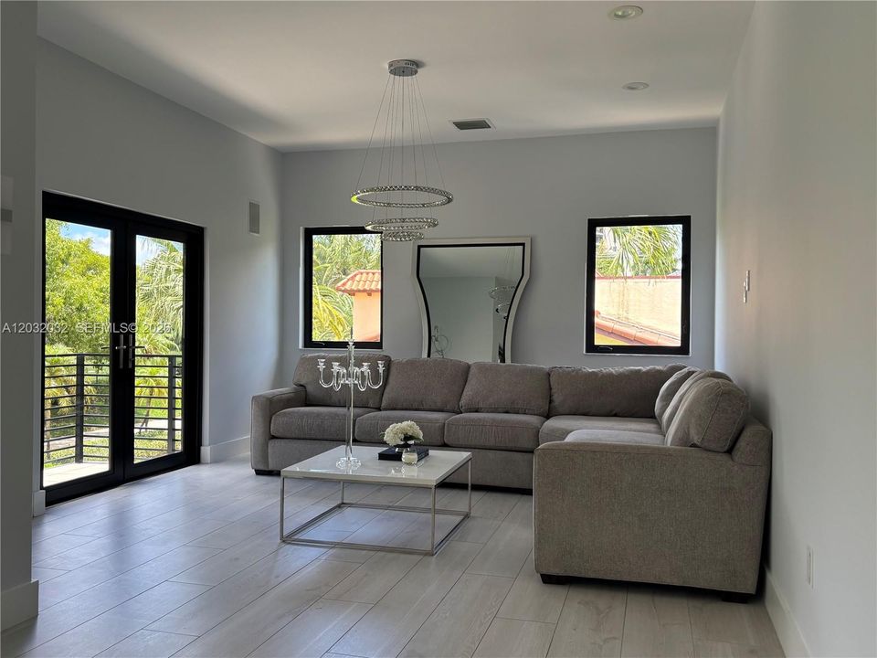 For Rent: $17,750 (5 beds, 4 baths, 4675 Square Feet)