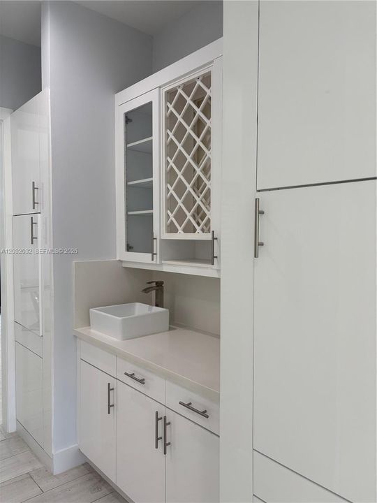 For Rent: $17,750 (5 beds, 4 baths, 4675 Square Feet)