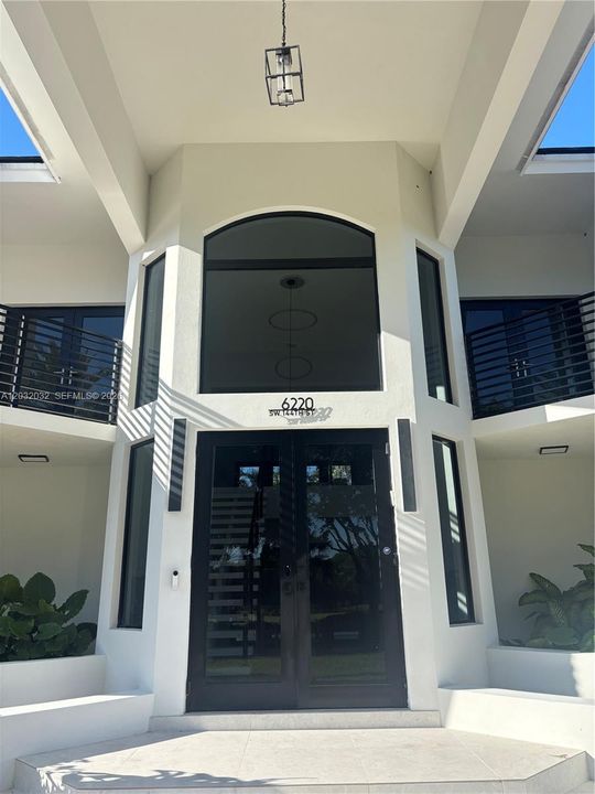 For Rent: $17,750 (5 beds, 4 baths, 4675 Square Feet)