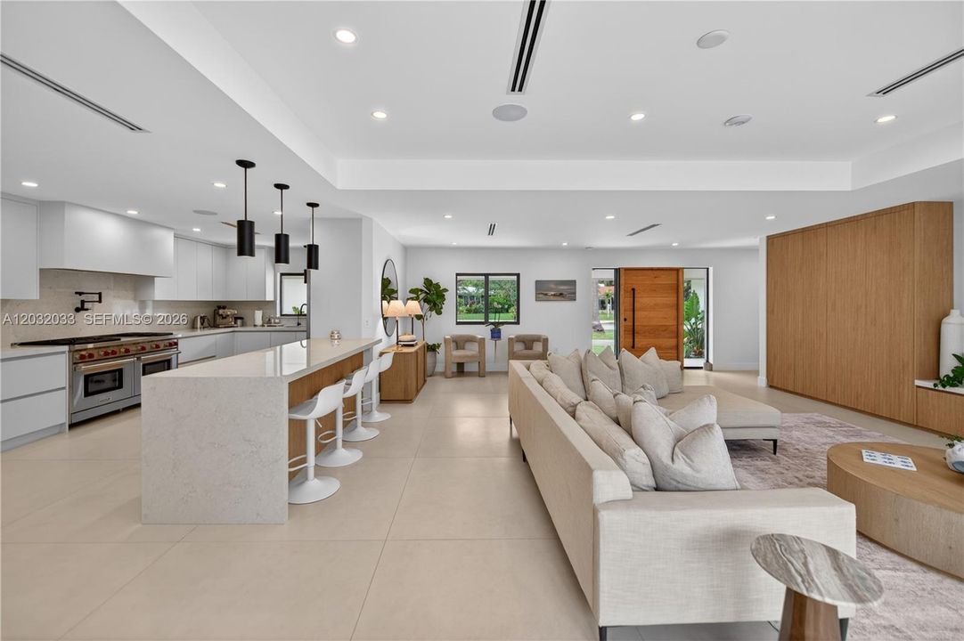 For Rent: $29,500 (6 beds, 6 baths, 4010 Square Feet)