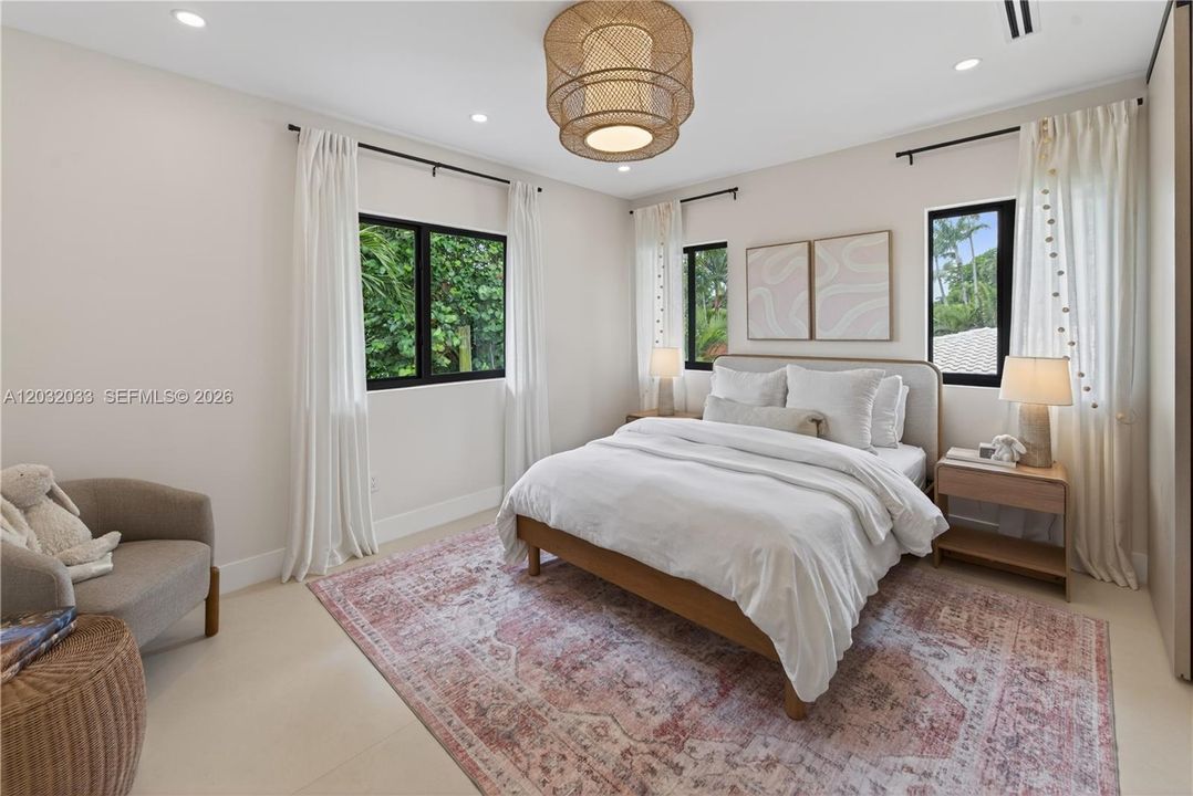For Rent: $29,500 (6 beds, 6 baths, 4010 Square Feet)