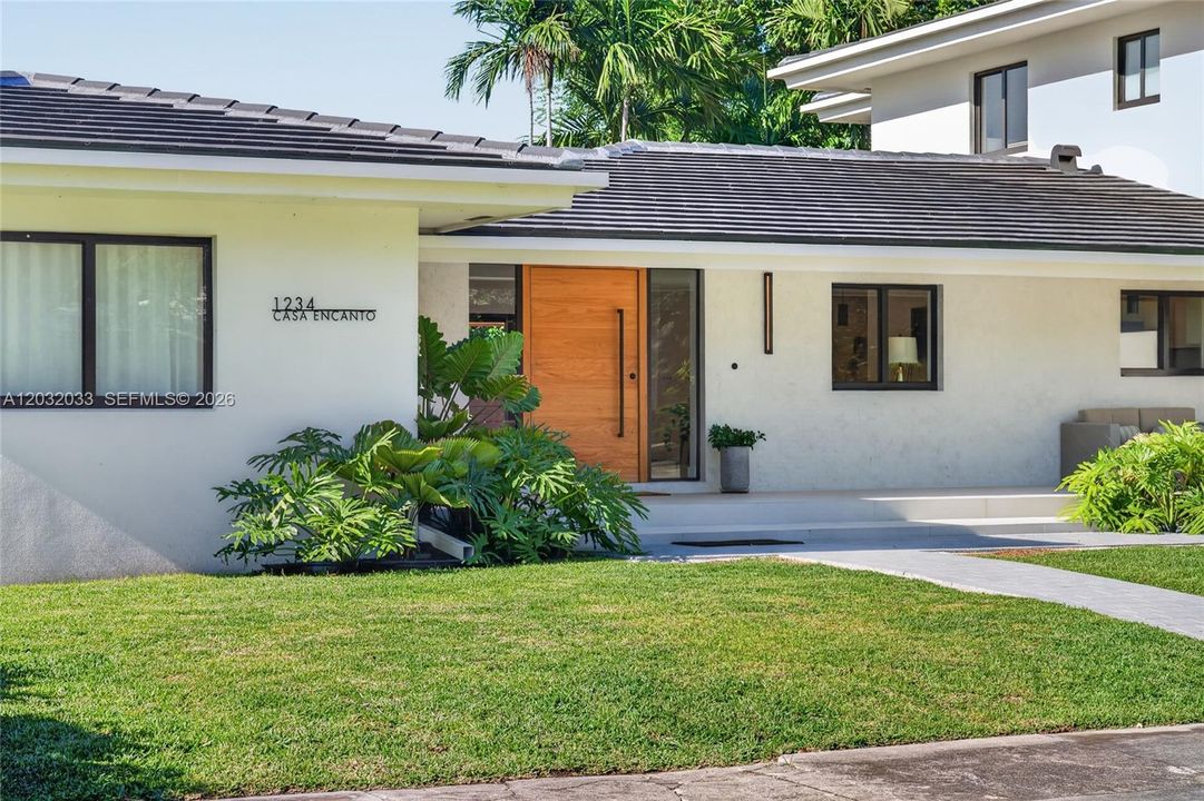 For Rent: $29,500 (6 beds, 6 baths, 4010 Square Feet)