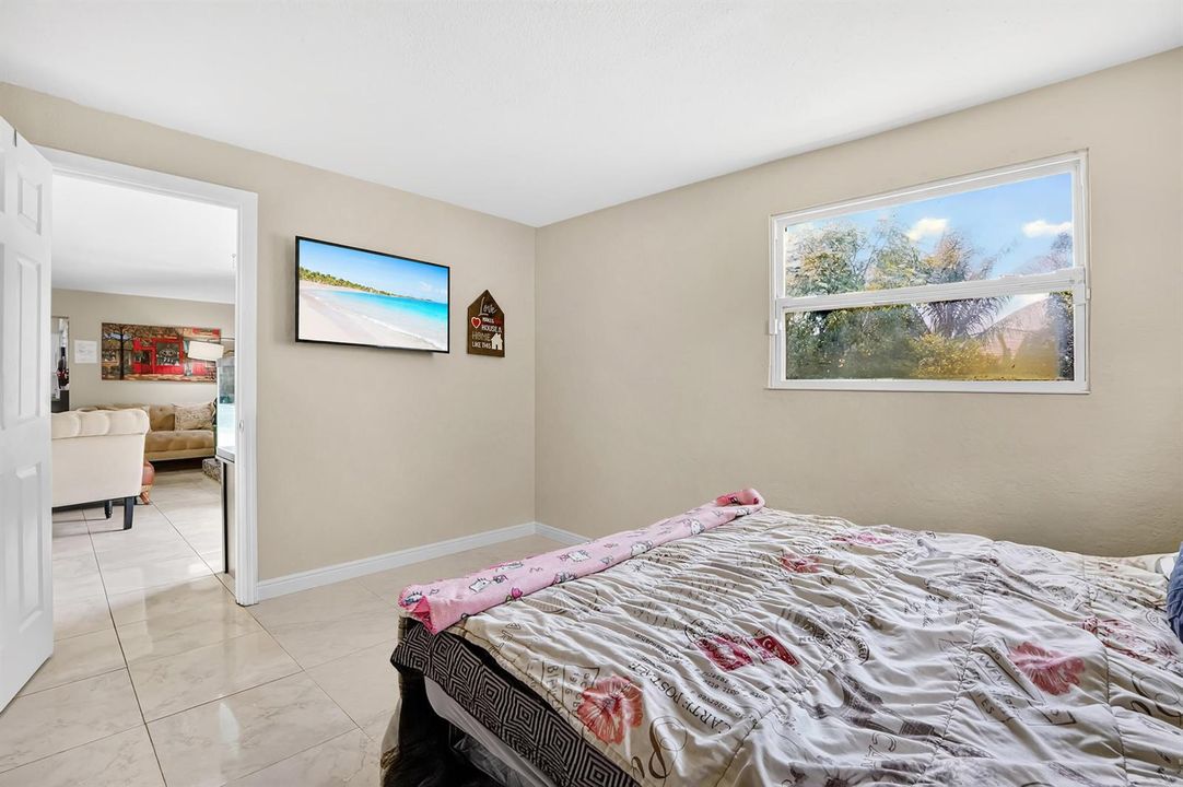 12 Bedroom 02
