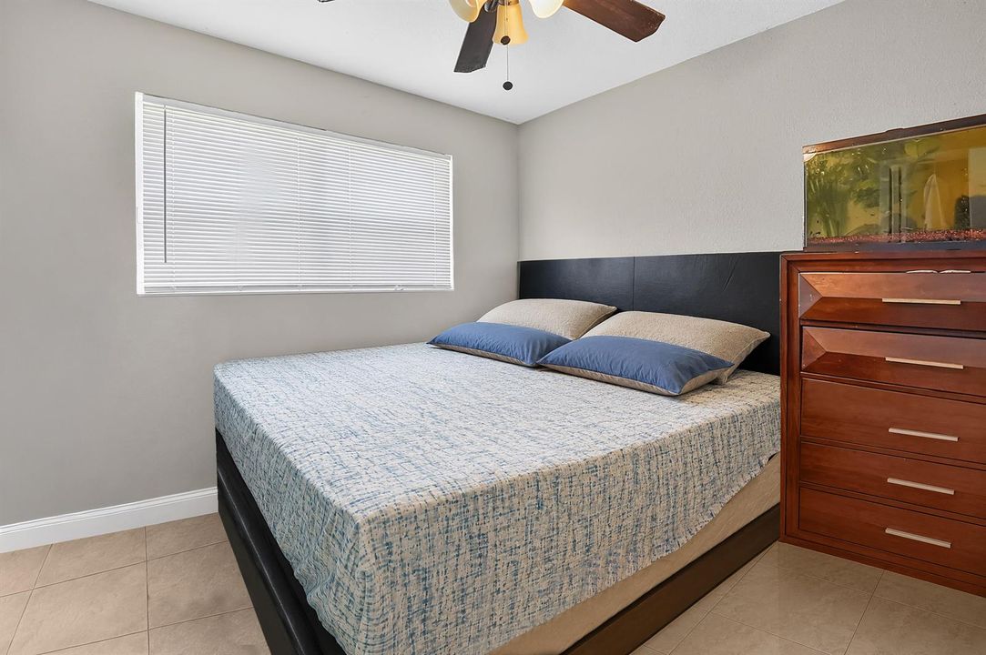 21 Bedroom 03