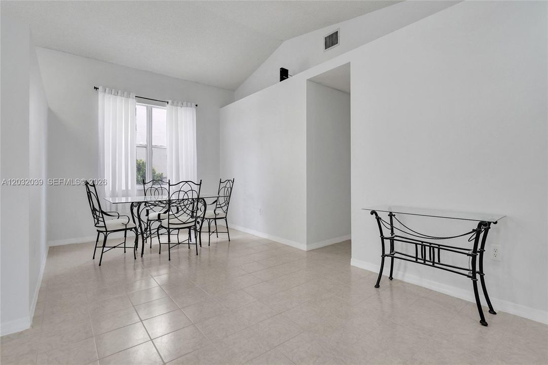 Formal Dining Alcove!