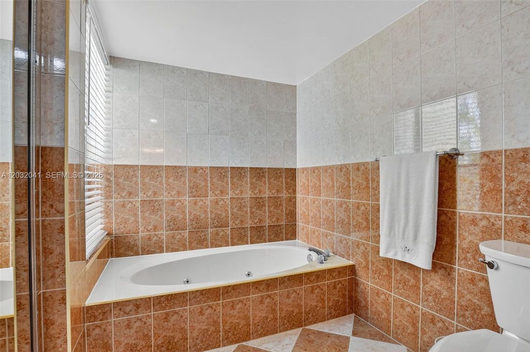 For Sale: $379,000 (3 beds, 2 baths, 1597 Square Feet)
