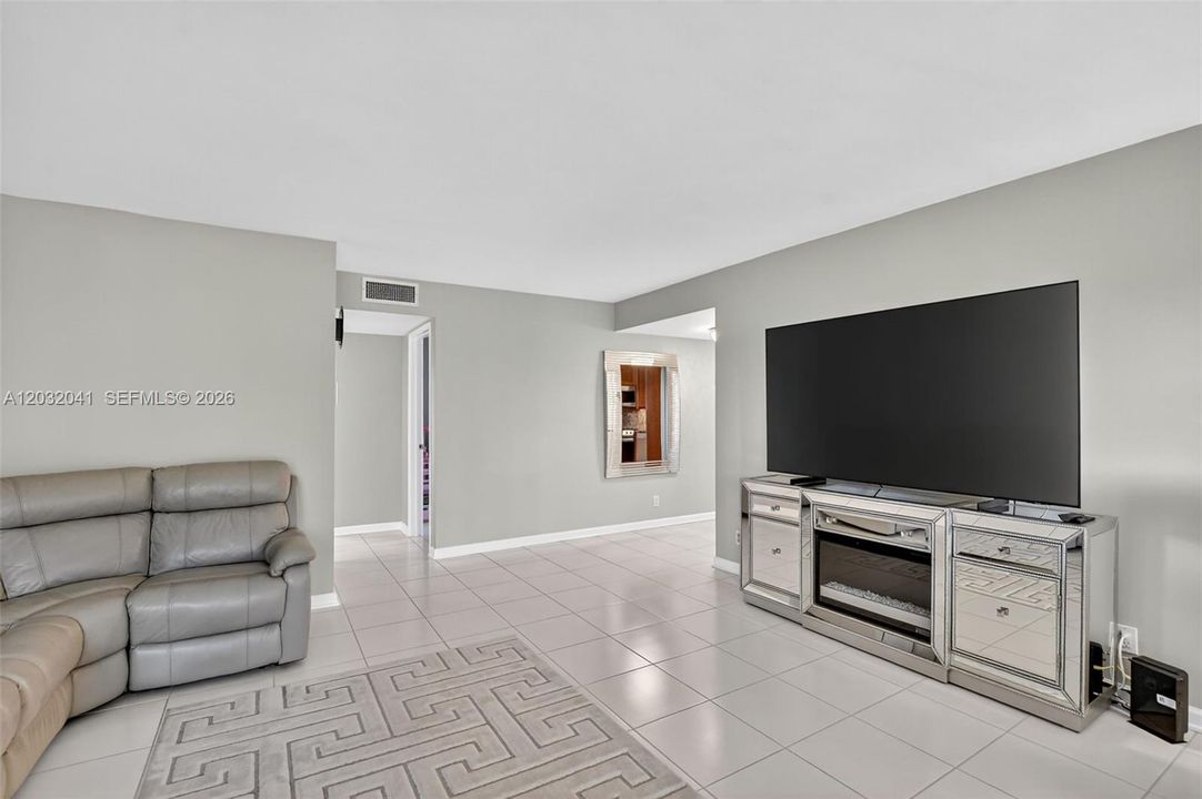 For Sale: $379,000 (3 beds, 2 baths, 1597 Square Feet)