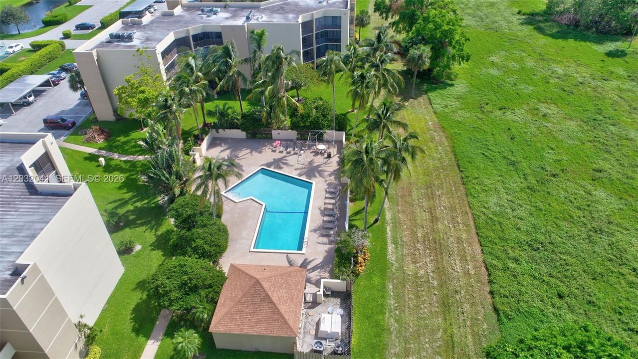For Sale: $379,000 (3 beds, 2 baths, 1597 Square Feet)