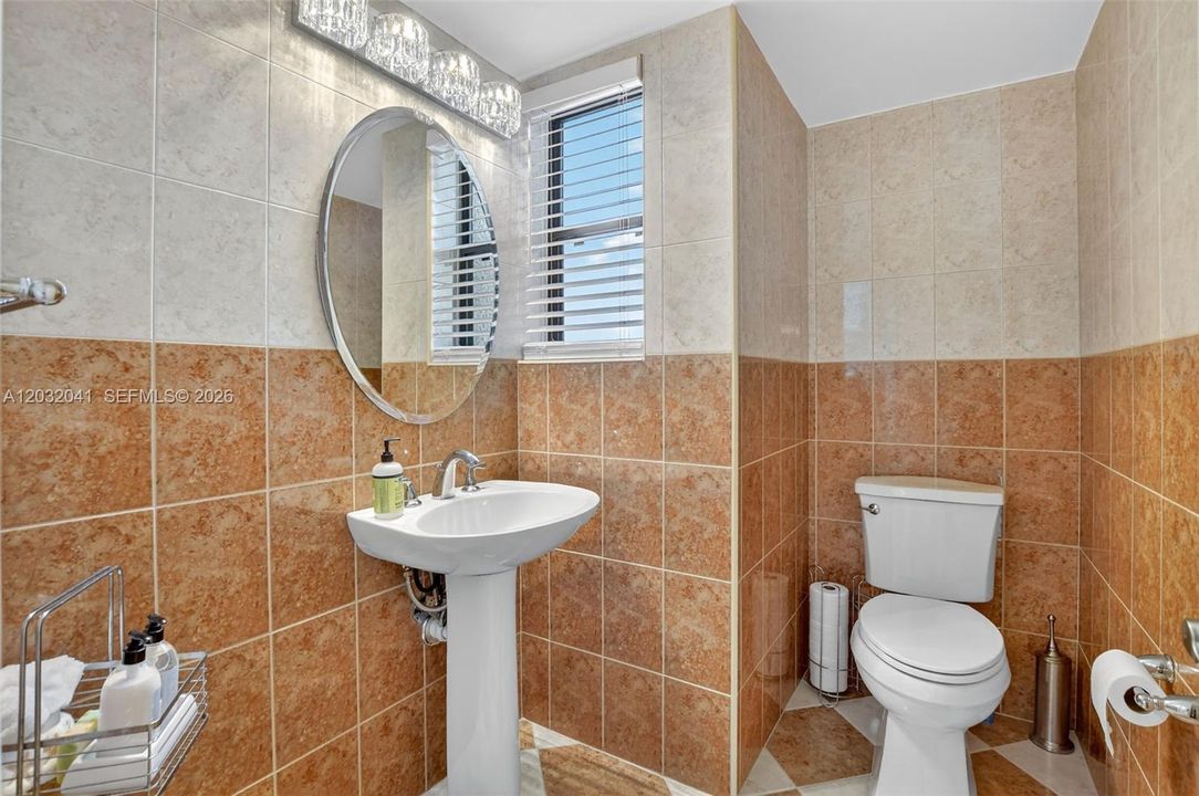 For Sale: $379,000 (3 beds, 2 baths, 1597 Square Feet)