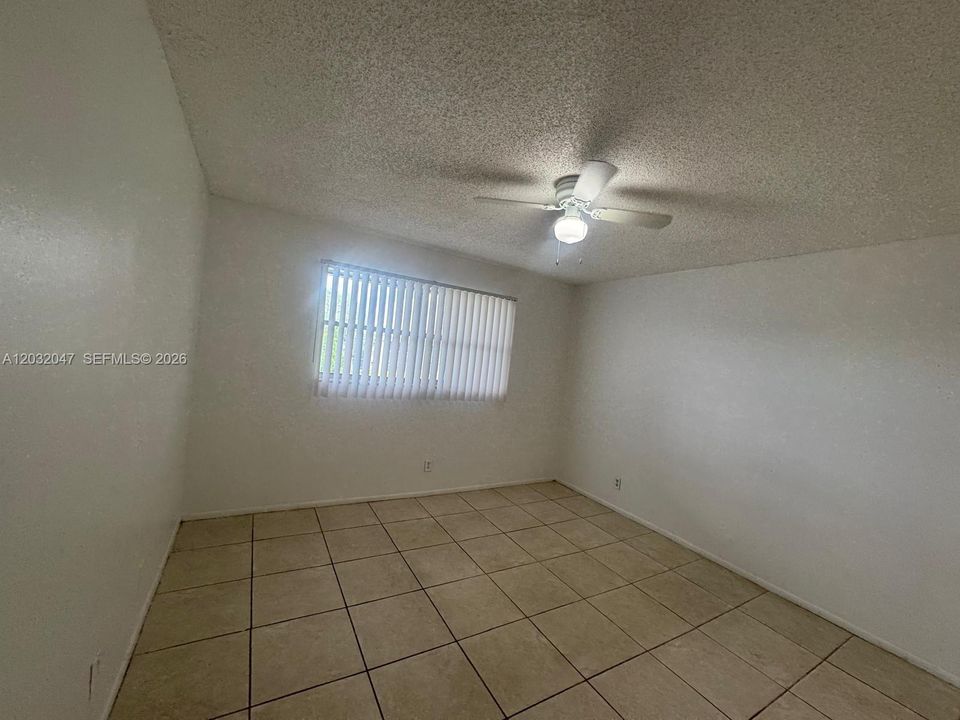 Active With Contract: $1,750 (2 beds, 2 baths, 949 Square Feet)