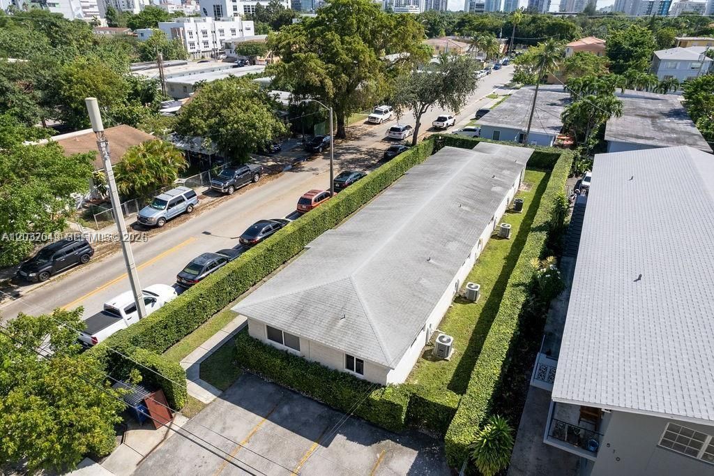 For Rent: $2,000 (1 beds, 1 baths, 575 Square Feet)