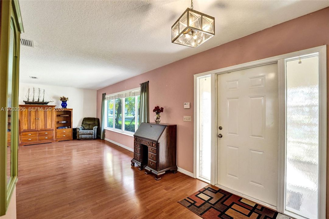 For Sale: $765,000 (4 beds, 2 baths, 1992 Square Feet)