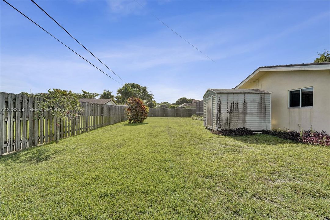 For Sale: $765,000 (4 beds, 2 baths, 1992 Square Feet)
