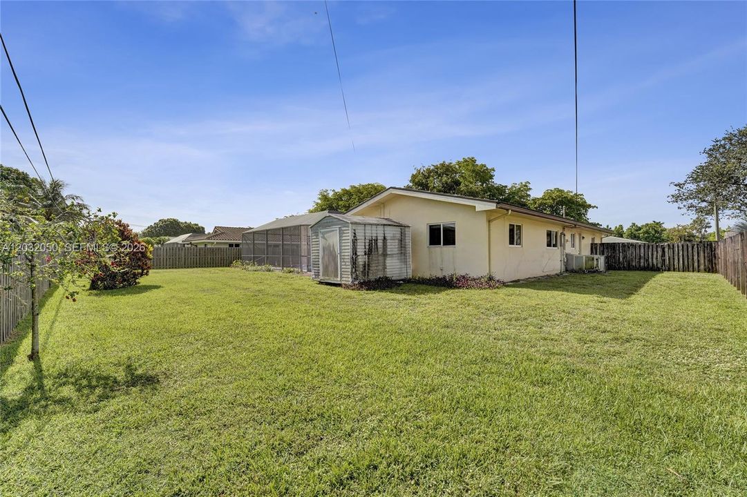 For Sale: $765,000 (4 beds, 2 baths, 1992 Square Feet)