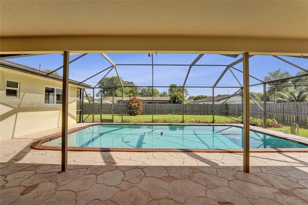 For Sale: $765,000 (4 beds, 2 baths, 1992 Square Feet)
