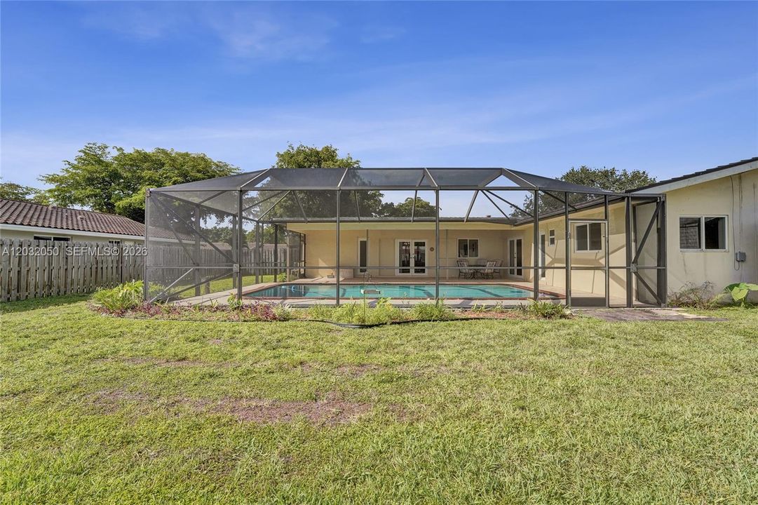 For Sale: $765,000 (4 beds, 2 baths, 1992 Square Feet)