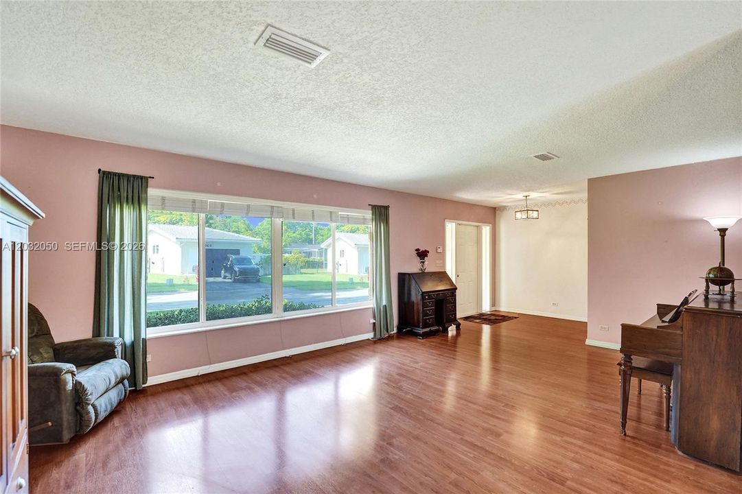 For Sale: $765,000 (4 beds, 2 baths, 1992 Square Feet)