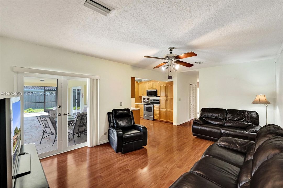 For Sale: $765,000 (4 beds, 2 baths, 1992 Square Feet)