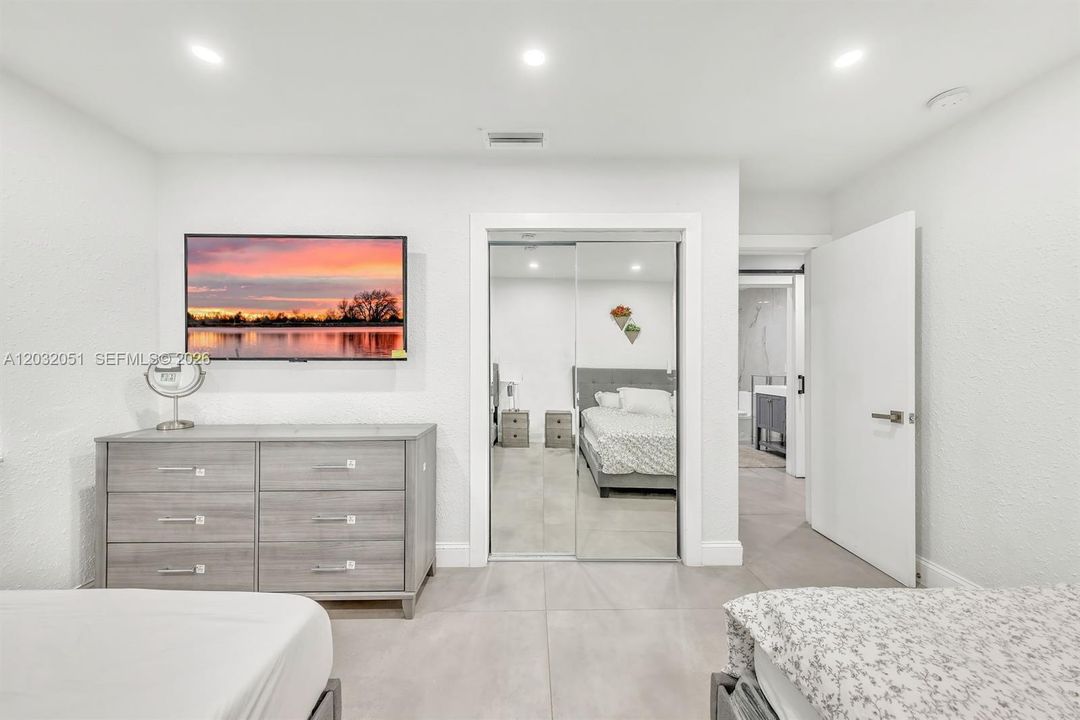В аренду: $8,900 (5 спален, 2 ванн, 2510 Квадратных фут)