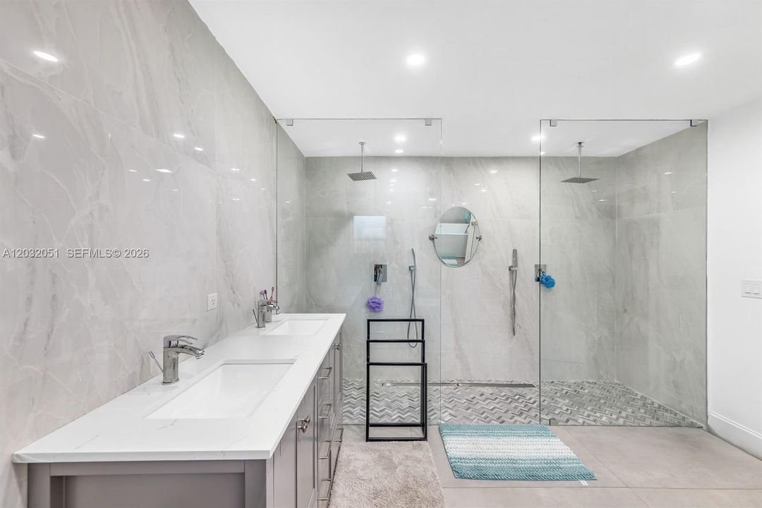 В аренду: $8,900 (5 спален, 2 ванн, 2510 Квадратных фут)