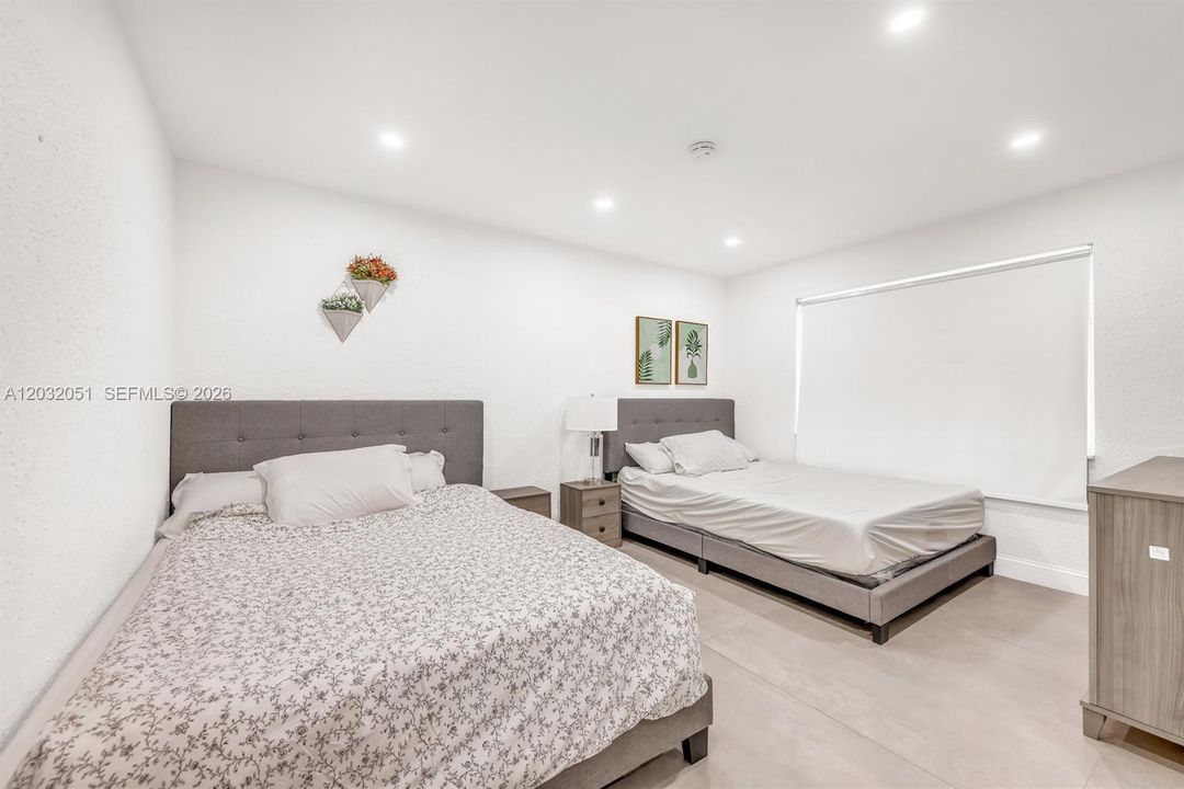 В аренду: $8,900 (5 спален, 2 ванн, 2510 Квадратных фут)