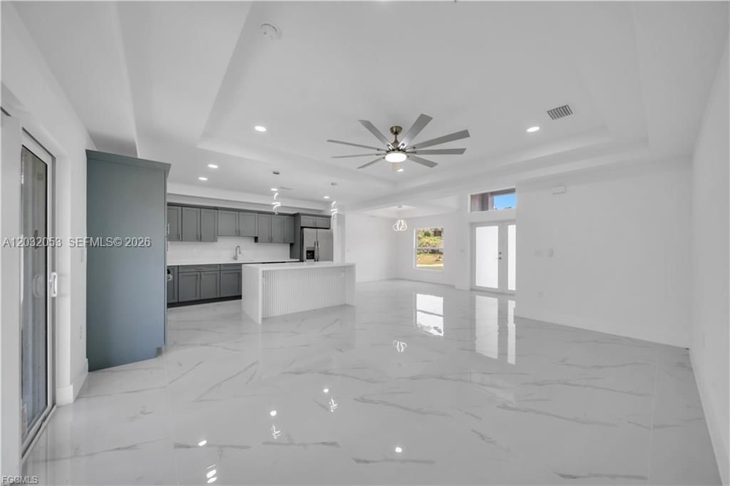 For Sale: $315,000 (3 beds, 2 baths, 1390 Square Feet)