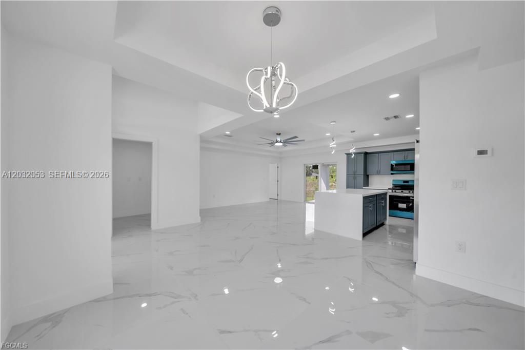 For Sale: $315,000 (3 beds, 2 baths, 1390 Square Feet)