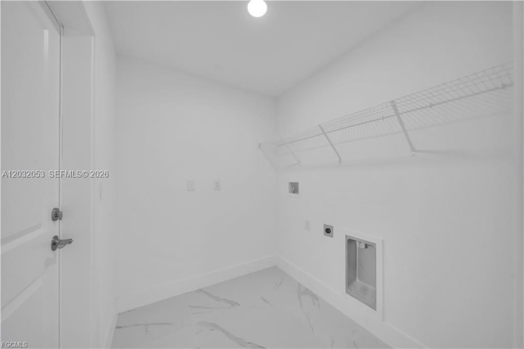 For Sale: $315,000 (3 beds, 2 baths, 1390 Square Feet)