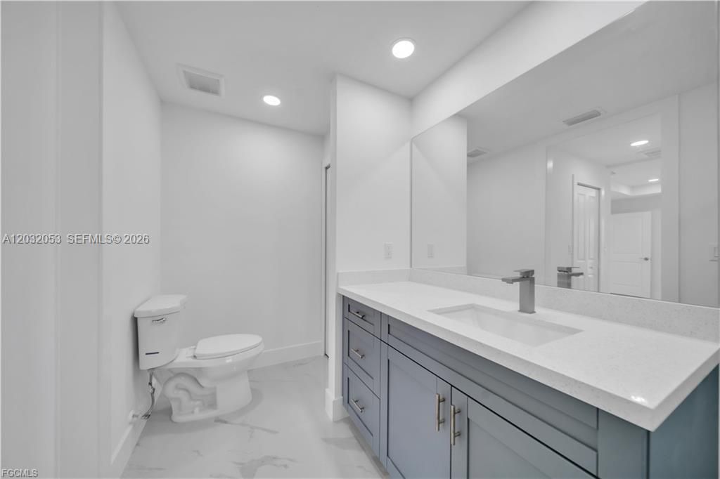 For Sale: $315,000 (3 beds, 2 baths, 1390 Square Feet)