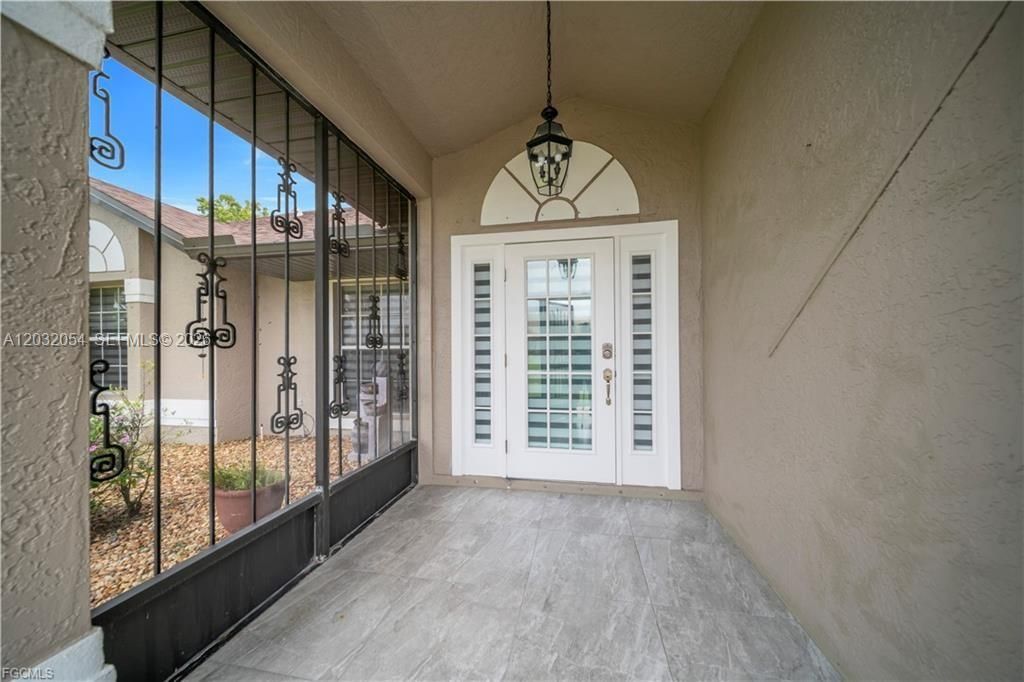For Sale: $349,000 (3 beds, 2 baths, 1840 Square Feet)